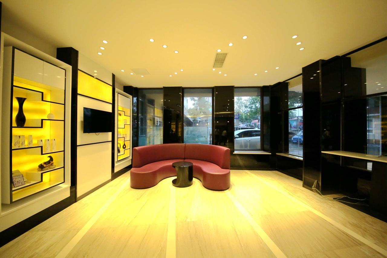 Lavande Hotel Qingdao North Station Shop Extérieur photo