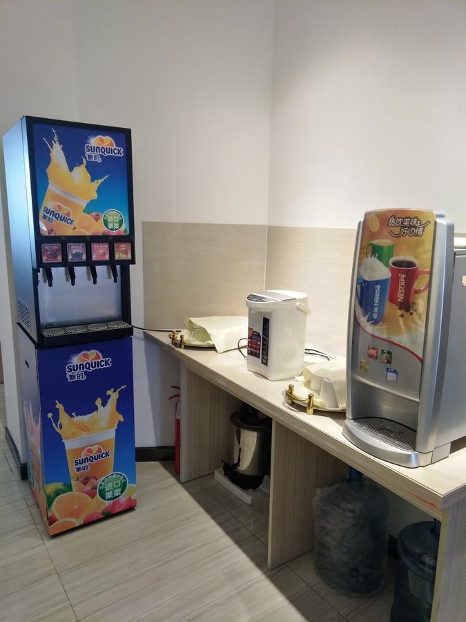 Lavande Hotel Qingdao North Station Shop Extérieur photo